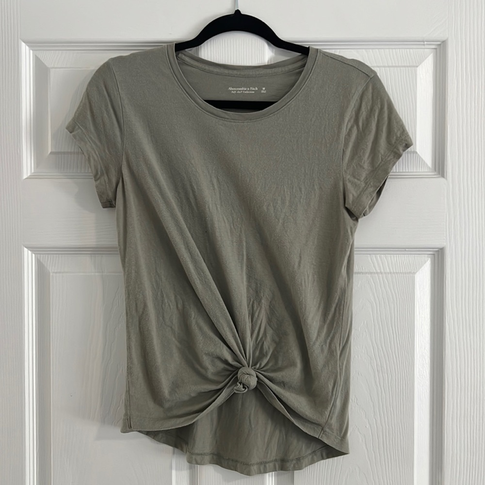Front tie tee!